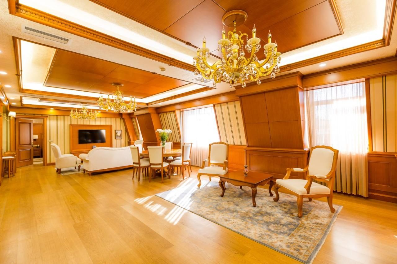 Отель Divan Suites Batumi Батуми-8