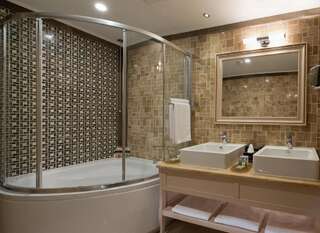 Отель Divan Suites Batumi Батуми Люкс-1