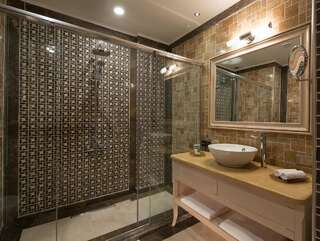 Отель Divan Suites Batumi Батуми Люкс с пакетом бизнес-услуг-4